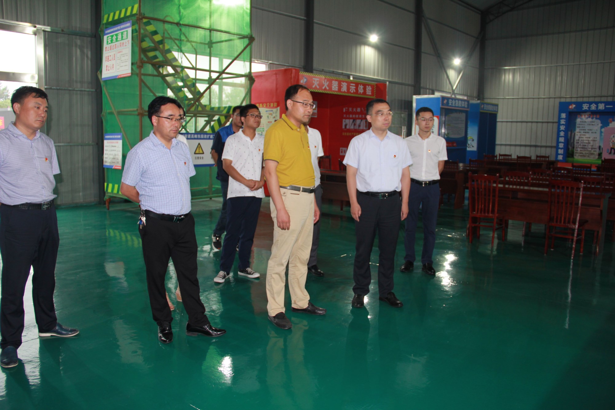 参观333安全教育体验馆_副本.jpg 参观333安全教育体验馆_副本.jpg