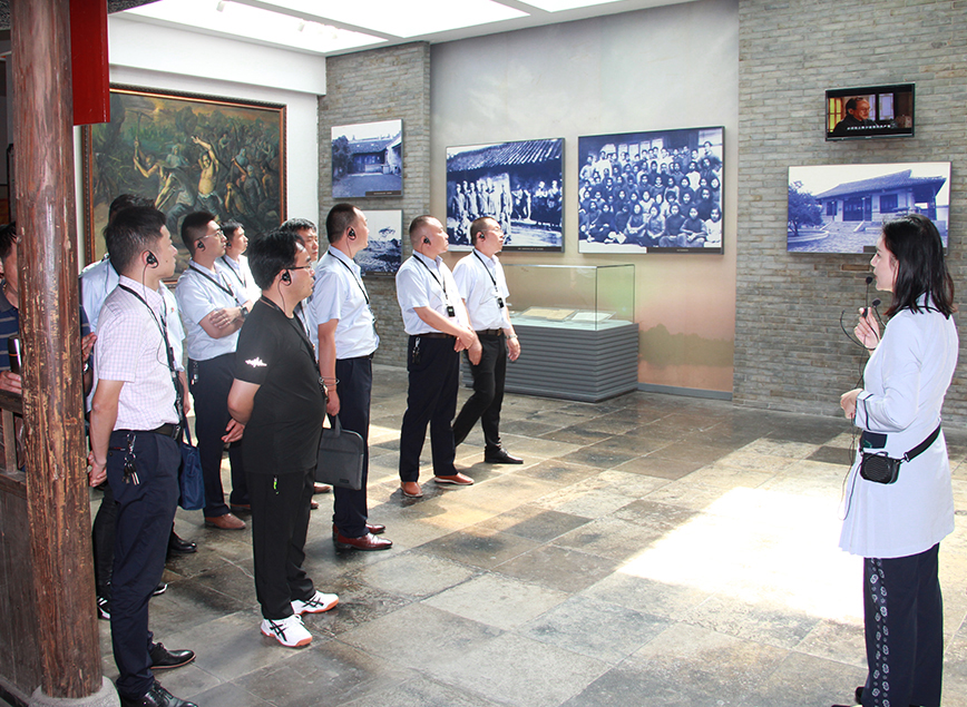 参观1.jpg 参观1.jpg
